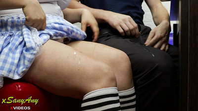 Маладая школьніца дрочыць да аднакласніцы на хатнім заданні-xsanyAny